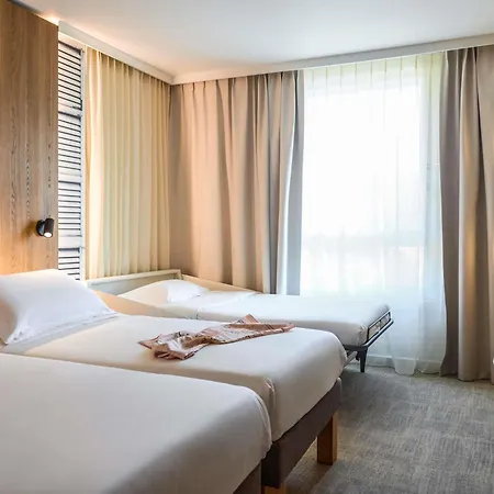 فندق نوفوتيل إيه أون بروفينس بومانوار 4*